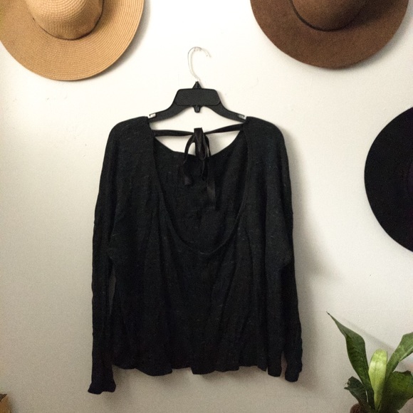 Low back sweater with silk bow tie - Picture 1 of 6